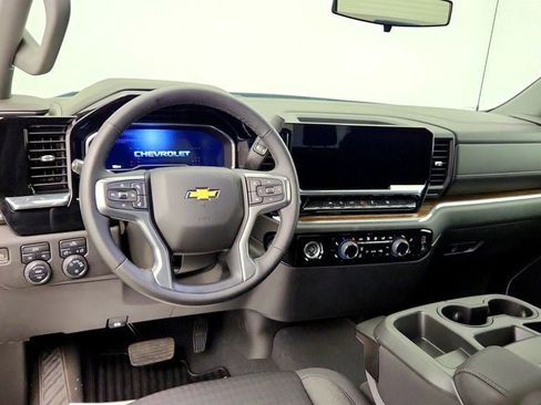 Used 2023 Chevrolet Silverado 1500 LT AWD/4WD image 12