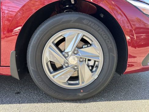 New 2026 Hyundai Elantra SE image 12
