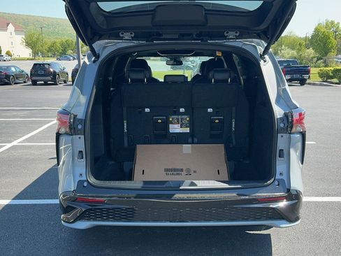 New 2026 Toyota Sienna XSE AWD/4WD image 5