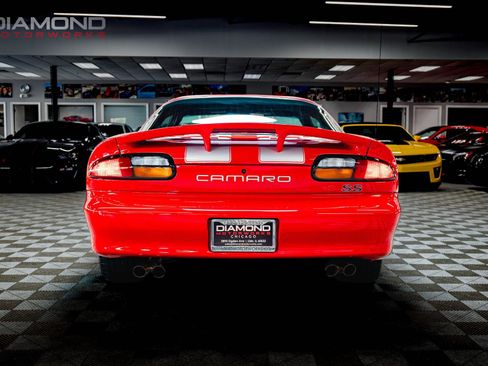 Used 2002 Chevrolet Camaro Z28 w/ SS Performance/Appearance Pkg RWD image 11