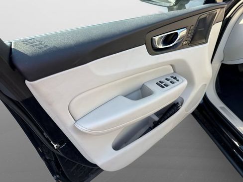 Certified 2023 Volvo XC60 T8 Ultimate w/ Climate Package AWD/4WD image 18