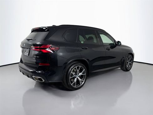 Certified 2026 BMW X5 xDrive40i w/ M Sport Package AWD/4WD image 5