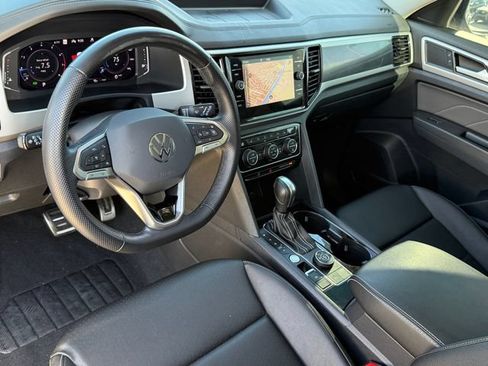Used 2023 Volkswagen Atlas SEL R-Line AWD/4WD image 10