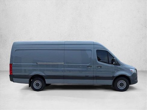 Used 2023 Mercedes-Benz Sprinter 2500 w/ Acoustic Package image 4
