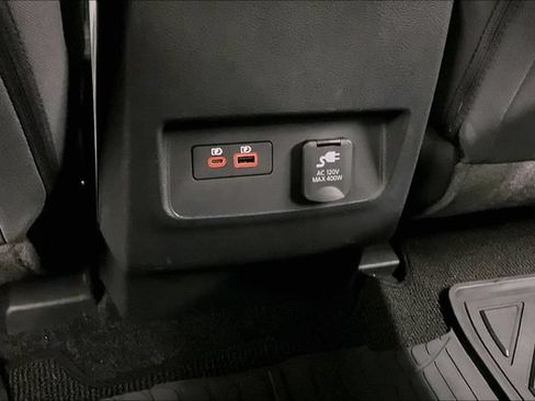 Used 2022 Nissan Frontier SV AWD/4WD image 32