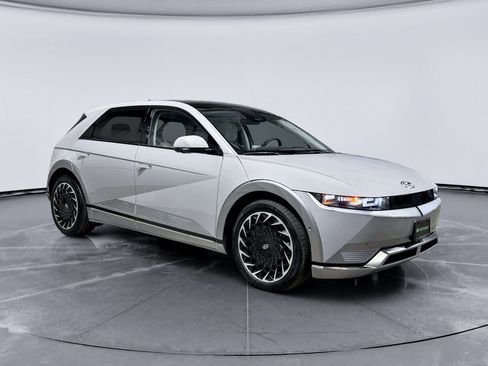 Used 2023 Hyundai Ioniq 5 Limited AWD/4WD image 4