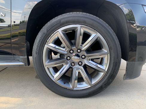 Used 2015 Chevrolet Suburban LTZ AWD/4WD image 13