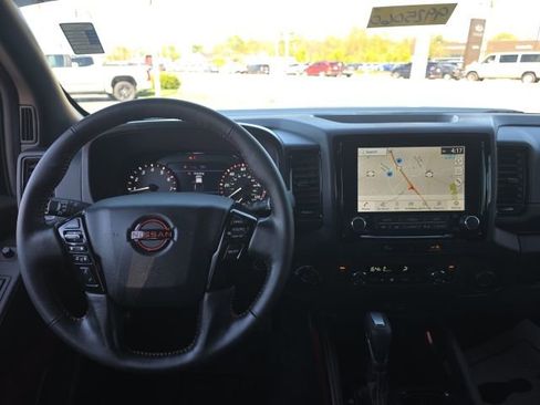 Used 2024 Nissan Frontier PRO-4X AWD/4WD image 13