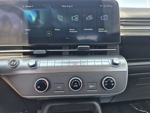 Used 2025 Hyundai Kona SE AWD/4WD image 9