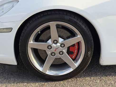 Used 2006 Chevrolet Corvette Convertible w/ Preferred Equipment Group image 26