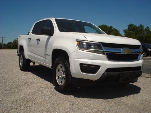 Used 2016 Chevrolet Colorado W/T w/ WT Convenience Package AWD/4WD image 2