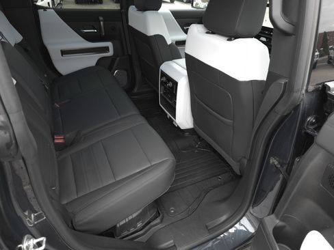 Used 2025 GMC Hummer EV 3X w/ LPO, Dark Essentials Package image 41