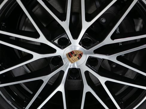 New 2026 Porsche Cayenne Coupe AWD/4WD image 11