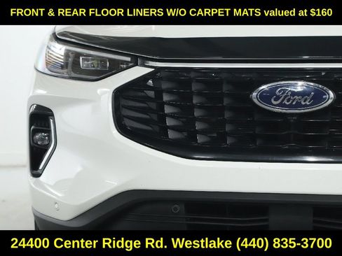Used 2023 Ford Escape Platinum w/ Premium Technology Package AWD/4WD image 7