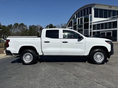 Used 2024 Chevrolet Colorado W/T w/ Safety Package image 11
