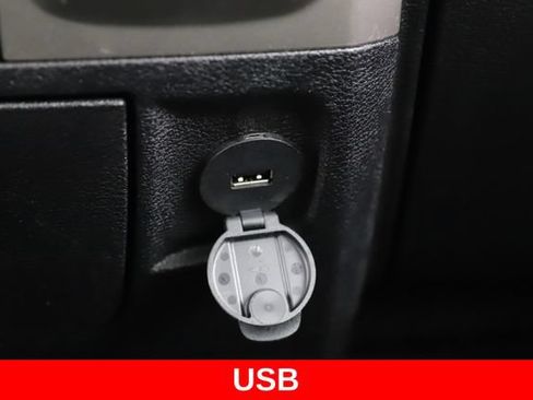 Used 2017 RAM 1500 Classic SLT w/ SLT Plus D←cor Group AWD/4WD image 24