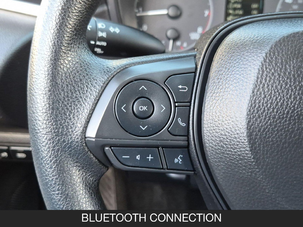 Used 2025 Toyota Corolla LE FWD image 17