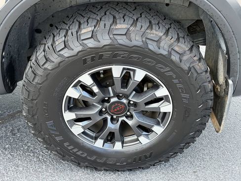 Used 2023 Nissan Titan PRO-4X w/ Pro-4x Convenience Package AWD/4WD image 33