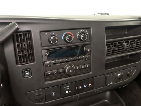 Used 2017 Chevrolet Express 3500 LT w/ LT Preferred Equipment Group image 25