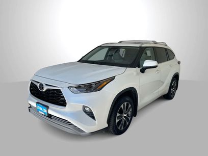 Used 2022 Toyota Highlander XLE