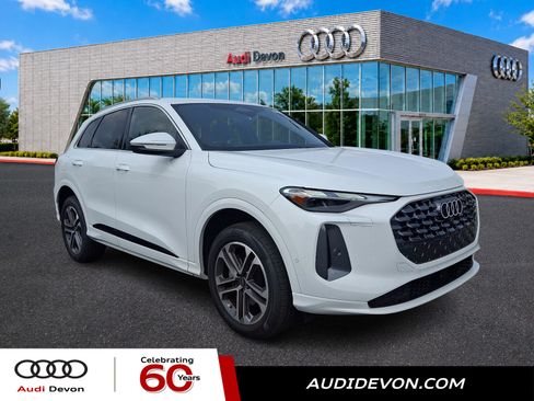 Used 2025 Audi Q5 Premium w/ Convenience Package AWD/4WD image 1