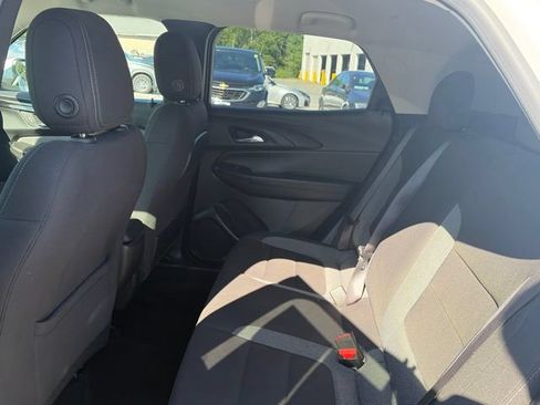 Used 2025 Chevrolet TrailBlazer LT AWD/4WD image 28