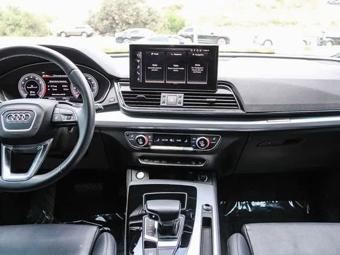 Used 2023 Audi Q5 2.0T Premium Plus w/ Premium Plus Package AWD/4WD image 12
