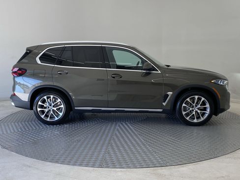 Used 2026 BMW X5 xDrive50e w/ Premium Package image 7