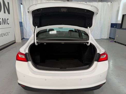 Used 2022 Chevrolet Malibu LS image 33