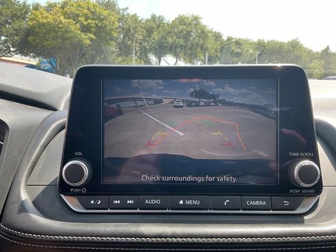 Used 2025 Nissan Rogue SV FWD image 35
