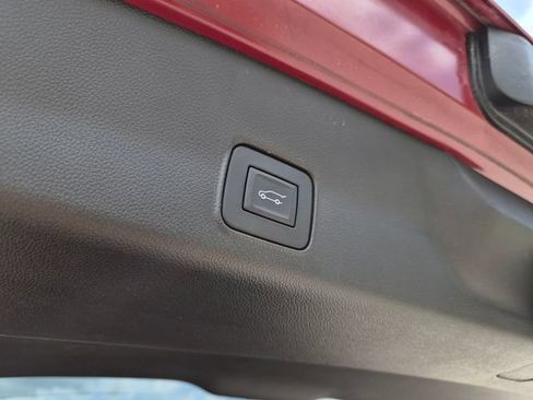Used 2024 Chevrolet TrailBlazer LT w/ Convenience Package FWD image 12