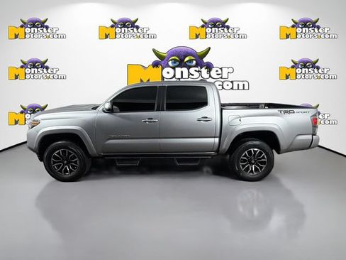 Used 2022 Toyota Tacoma TRD Sport w/ Technology Package RWD image 8