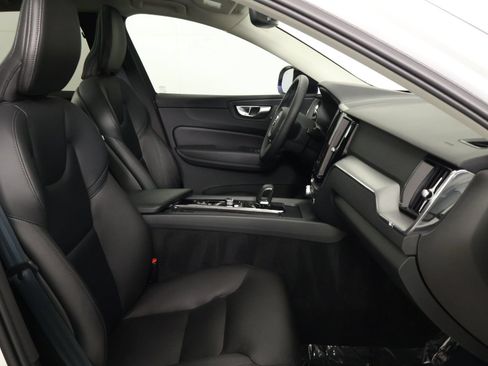Certified 2024 Volvo XC60 B5 Core AWD/4WD image 29