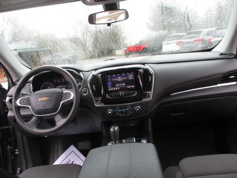 Used 2020 Chevrolet Traverse LS image 23