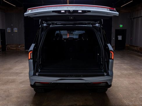 Used 2025 Lincoln Navigator L Reserve w/ Jet Appearance Package image 9