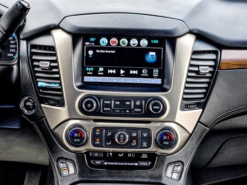 Used 2019 GMC Yukon XL Denali w/ Denali Ultimate Package image 18