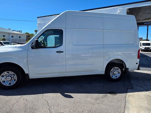 Used 2020 Nissan NV 2500 SV image 3