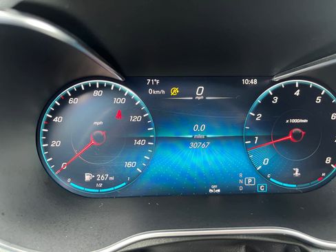 Used 2023 Mercedes-Benz GLC 300 4MATIC image 4