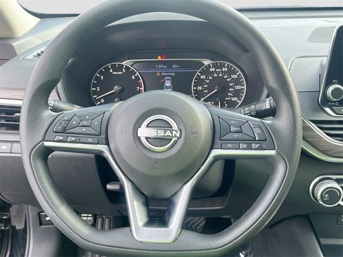 Certified 2024 Nissan Altima 2.5 SV image 10