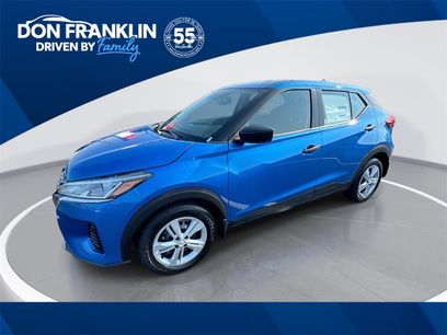 New 2025 Nissan Kicks Play S