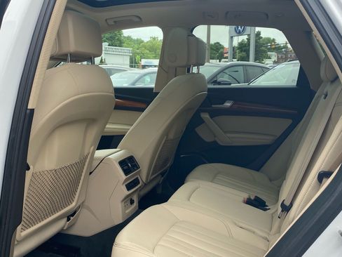 Used 2021 Audi Q5 2.0T Premium Plus w/ Premium Plus Package AWD/4WD image 19