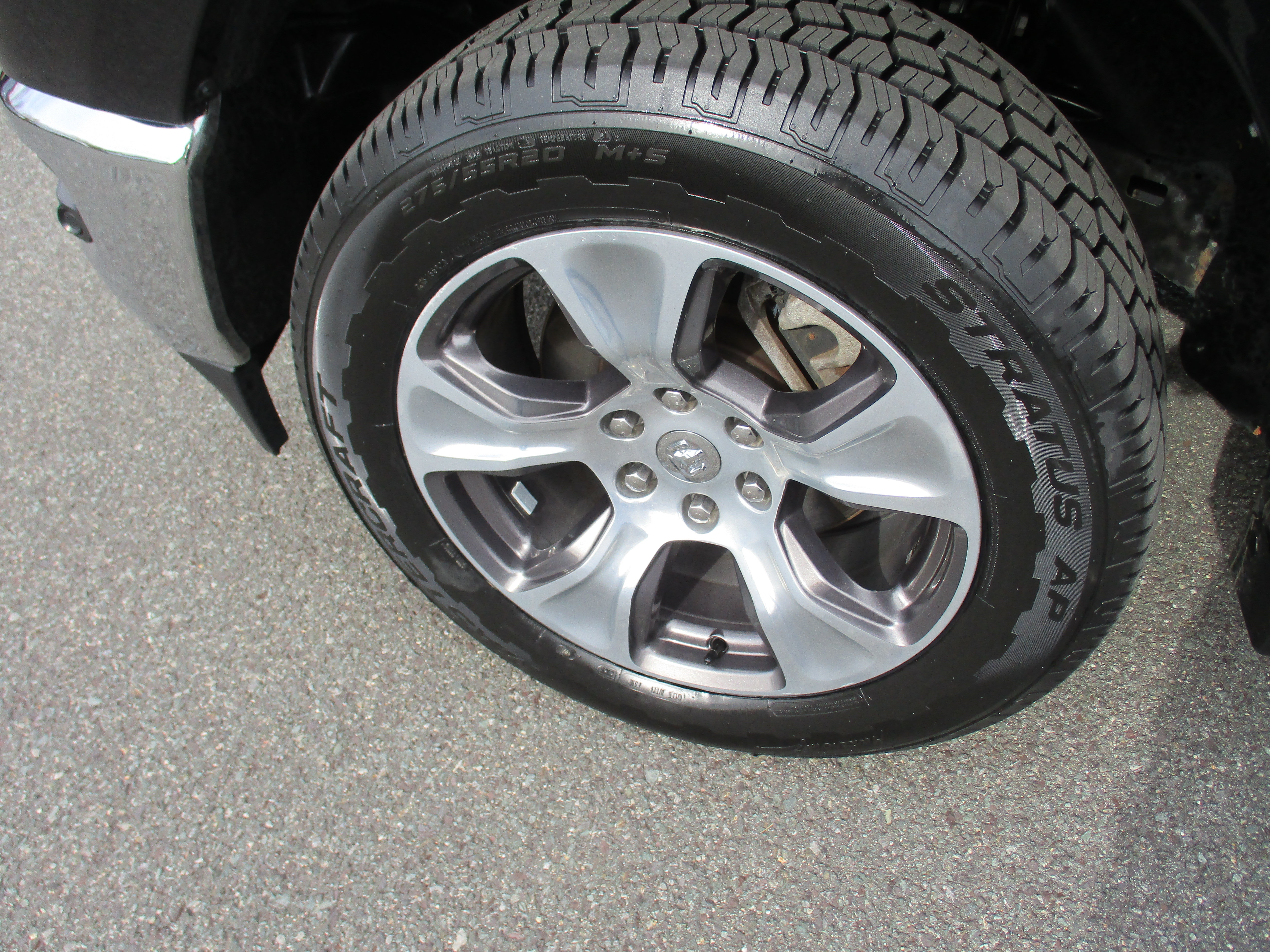 Certified 2023 RAM 1500 Laramie AWD/4WD image 9