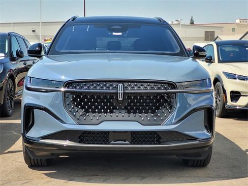 New 2026 Lincoln Nautilus Reserve w/ Jet Appearance Package image 3