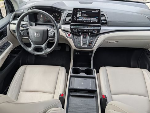 Used 2025 Honda Odyssey EX-L image 10