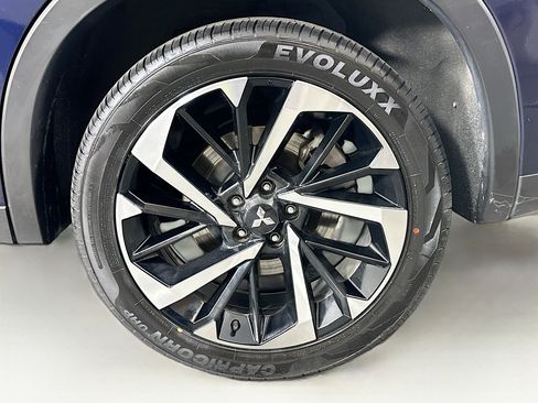 Used 2024 Mitsubishi Outlander SE image 11