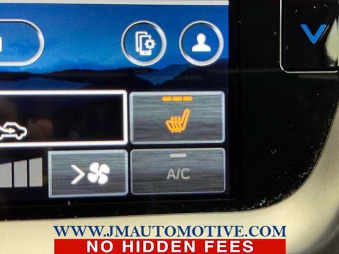Used 2023 Subaru Outback Premium AWD/4WD image 36
