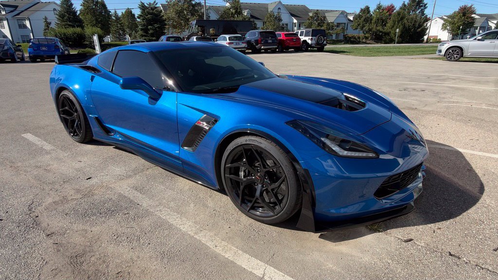 Used 2015 Chevrolet Corvette Z06 w/ 3LZ Preferred Equipment Group RWD image 7