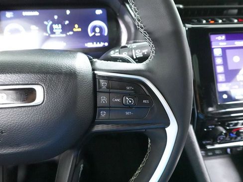 Used 2023 Jeep Grand Cherokee L Altitude image 13