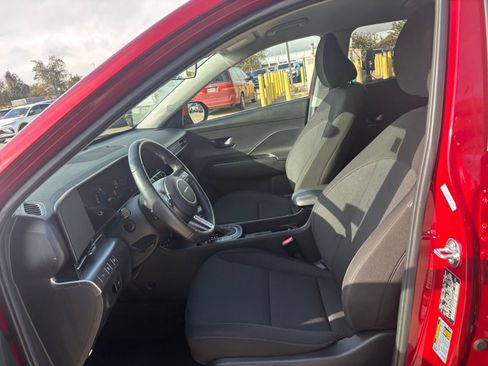 Used 2025 Hyundai Kona SEL image 27