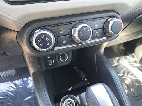 Used 2021 Nissan Versa SV image 18